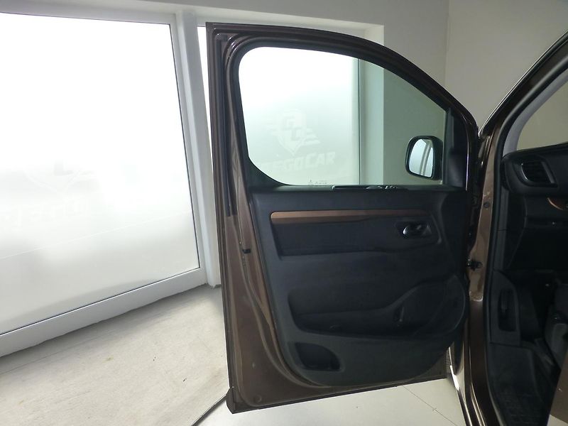 Toyota ProAce Verso (2021) 2,0 D-130KW*KAMER*8M*NEW.ČR-1M - fotka 10 z 28