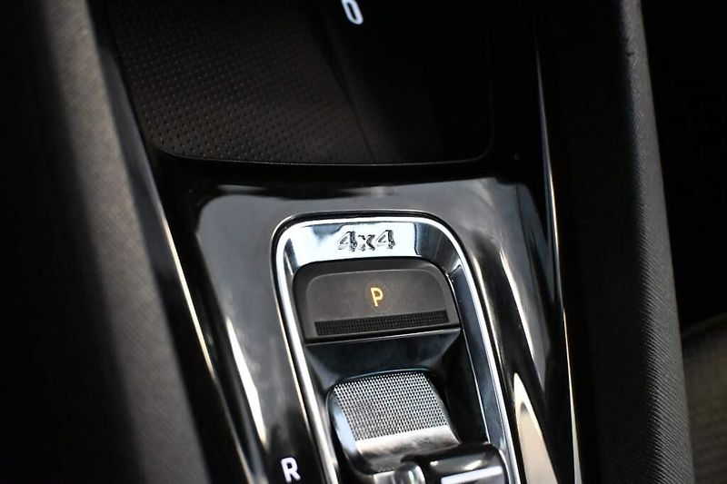 Škoda Octavia (2022) 2.0 4x4 DSG LED TOUR Virtual T - fotka 31 z 39