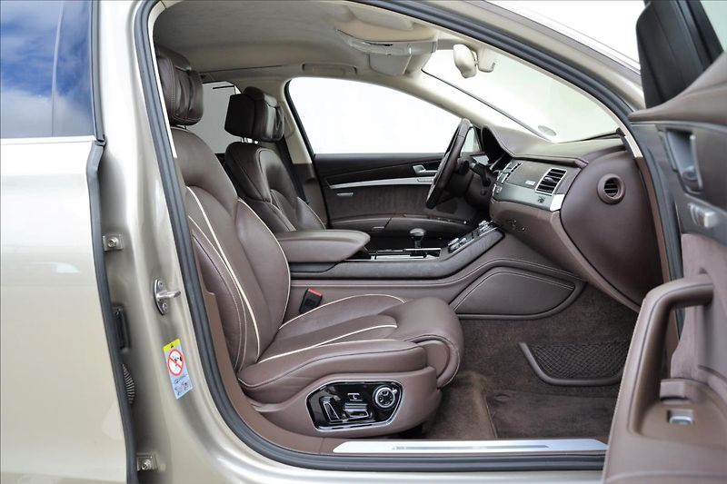 Audi A8 4.2 TDI/V8/Design-Selection/CZ - fotka 28 z 49