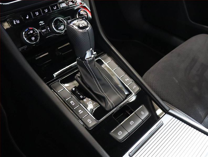 Škoda Superb (2018) Sportline 2.0 TDI, 4X4 - fotka 13 z 31