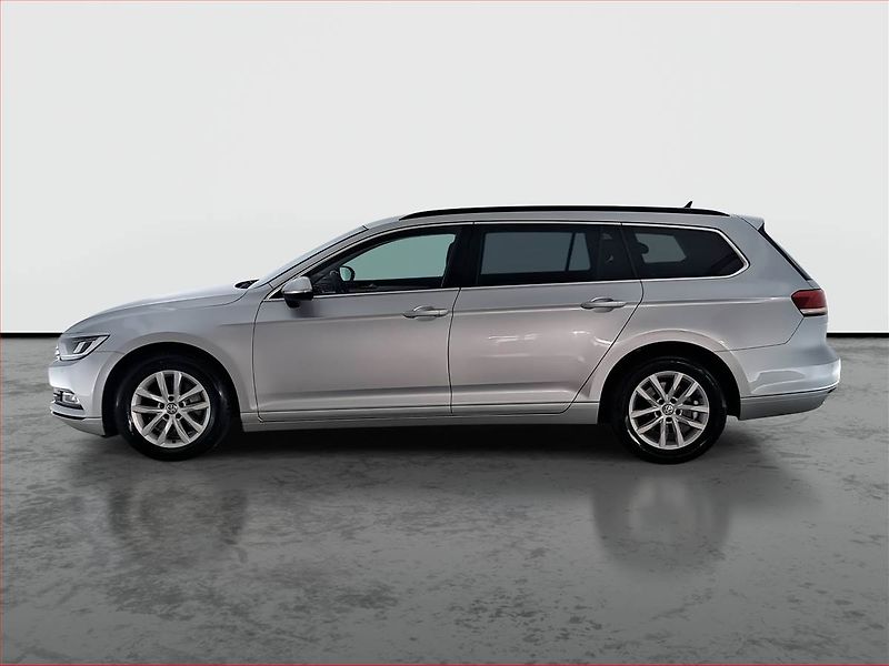 Volkswagen Passat (2019) 2.0 TDI, Automat, Kůže, Navi - fotka 3 z 17