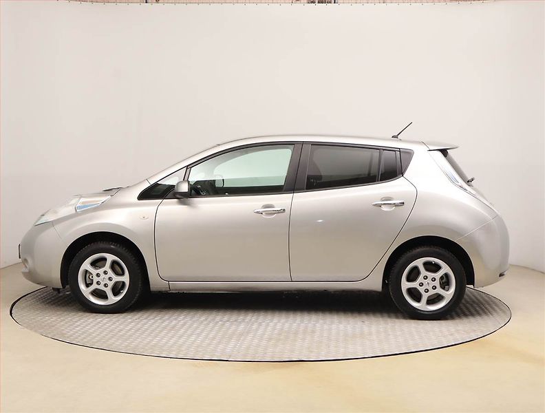 Nissan Leaf (2015) 24 kWh, SoH 83%, Automat - fotka 3 z 27