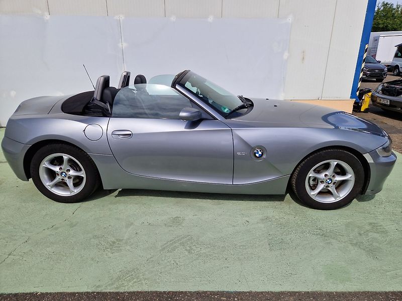 BMW Z4 2.0 Klima - fotka 6 z 32