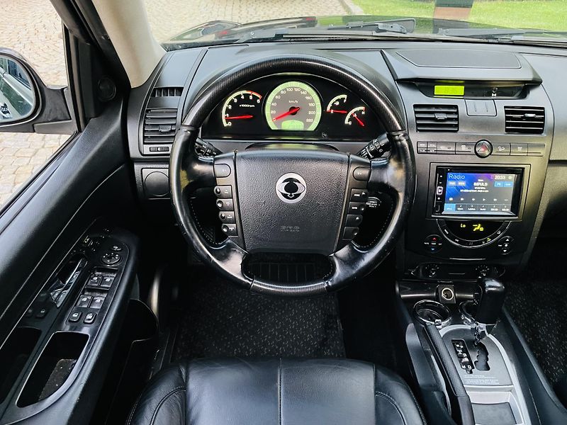 SsangYong Rexton 2.7XDi 4x4 AUT VÝHŘEV KAMERA - fotka 24 z 43