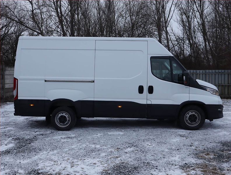 Iveco Daily (2020) 2.3 HPT, L3H2, 12m3, ČR, 1Maj - fotka 6 z 11
