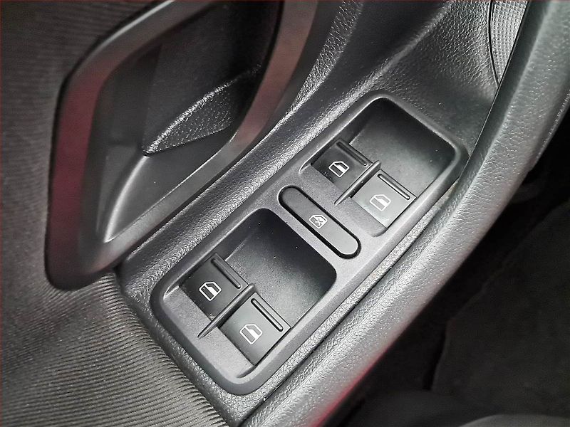 Škoda Fabia (2012) Elegance 1.2 TSI, Serv.kniha - fotka 16 z 17