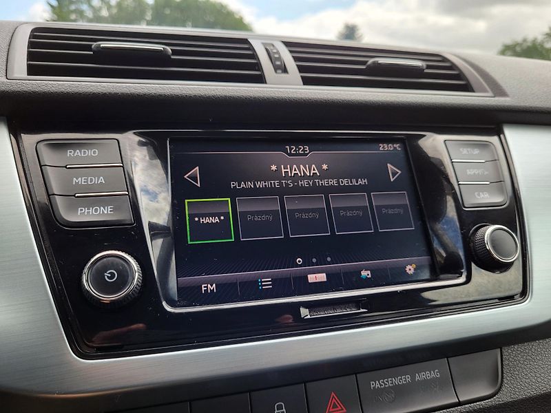 Škoda Fabia 1.0 TSI AMBITION Combi TOUR - fotka 14 z 44