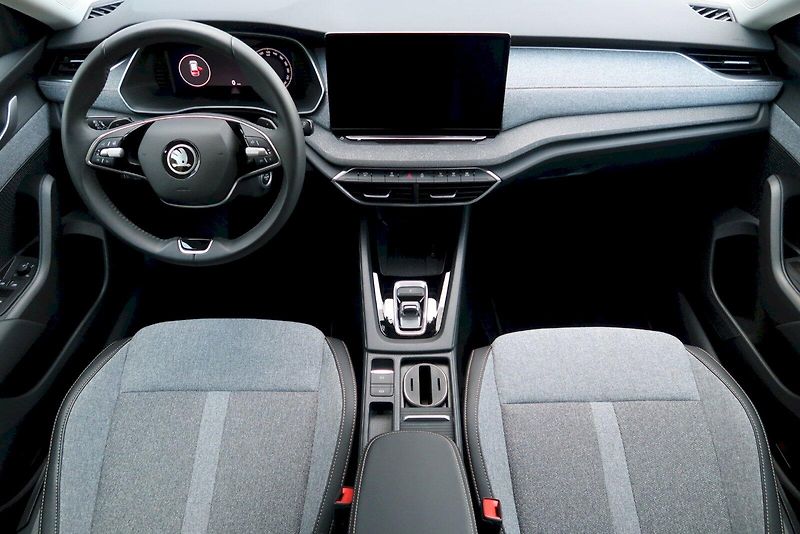 Škoda Octavia (2024) Combi TOP SELECTION 1,5 TSI M- - fotka 5 z 32