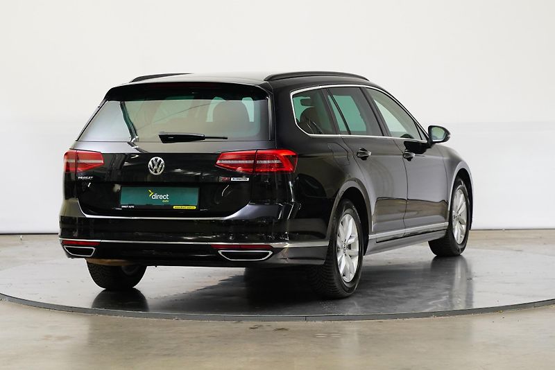 Volkswagen Passat - fotka 2 z 27