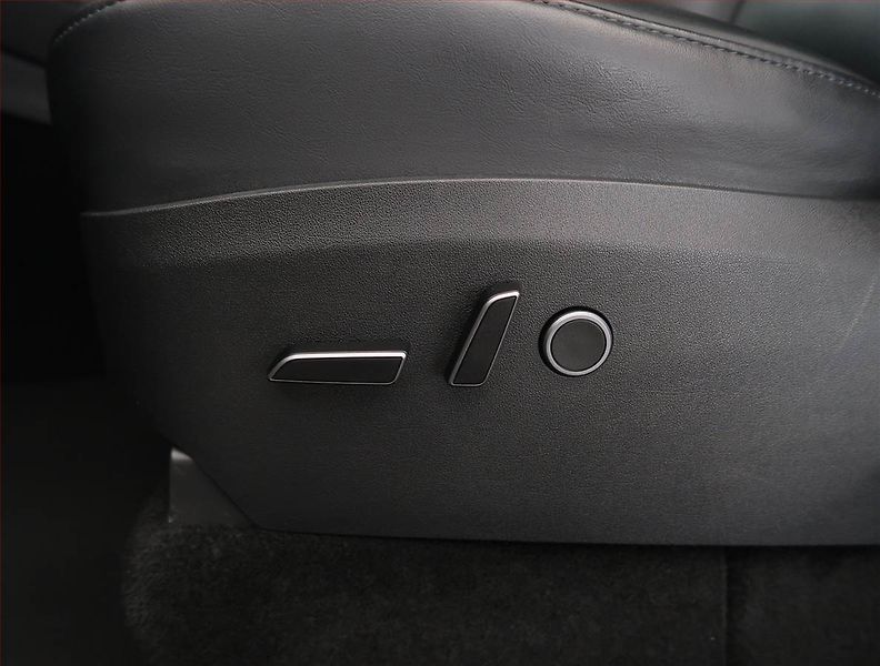 Tesla Model Y (2023) Long Range AWD 79kWh, SoH 92% - fotka 30 z 33