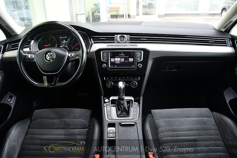 Volkswagen Passat 2,0TDi DSG NAVI 2xKOLA  - fotka 21 z 51