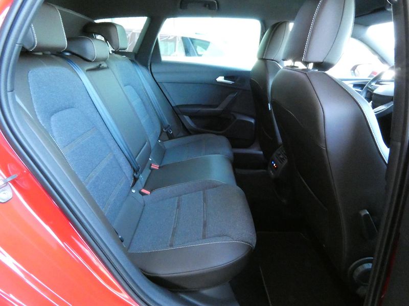 Seat Leon (2022) Combi Xellence 1,5 TSI 110KW - fotka 27 z 30