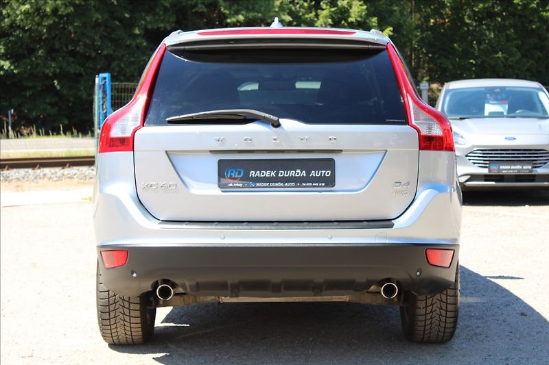 Volvo XC60 2,4 D4  ČR,A/T,4x4,OCEAN RACE - fotka 6 z 39