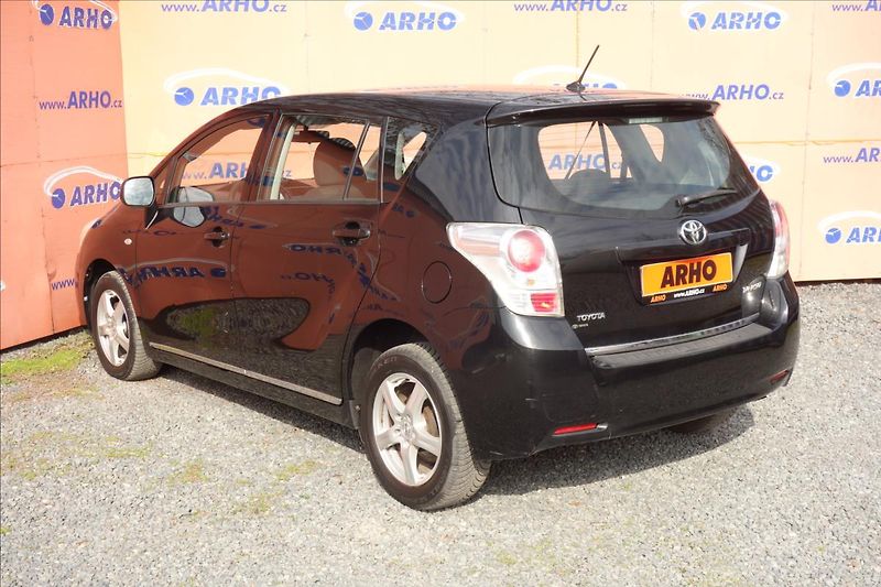 Toyota Verso 1,6 i 97KW, ČR, KLIMATIZACE. - fotka 5 z 31