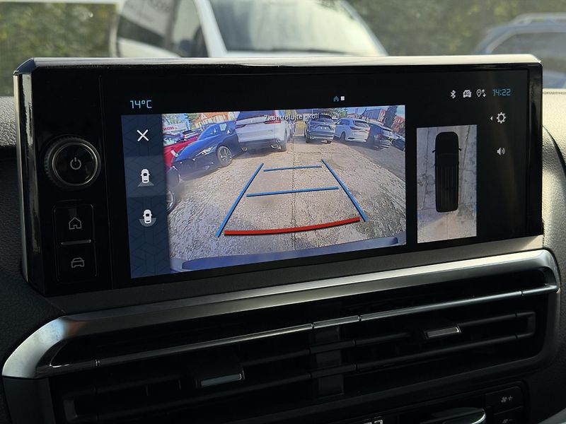 Citroën SpaceTourer 2.2 HDi 180EAT8 XL Shine - fotka 11 z 33