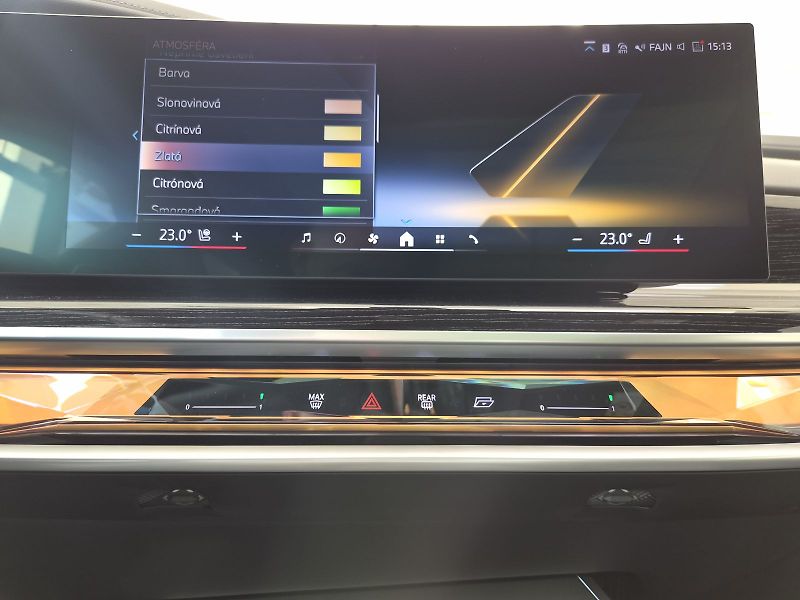 BMW Řada 7 740d xDrive - fotka 31 z 39