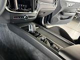 Volvo V60 B4 AUT*145kW*KeyLess*Tažné - náhled 24