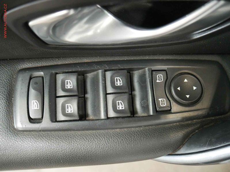 Renault Laguna (2010) 1.5 dCi, Navi, AC - fotka 18 z 19