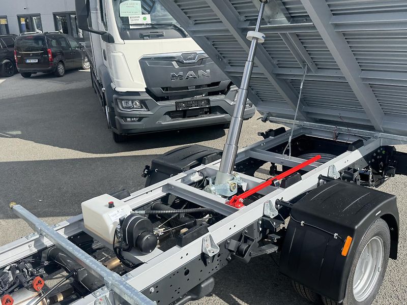 Iveco Daily (2026) 35C16* SKLÁPĚČ S3 NA 4TUNY - fotka 17 z 30