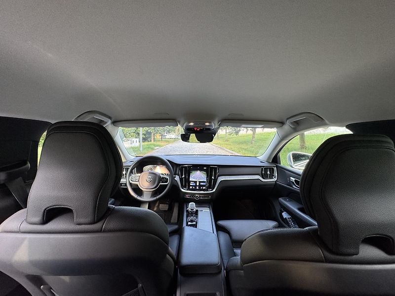 Volvo V60 (2022) B4 Mild Hybrid Inscription - fotka 15 z 20