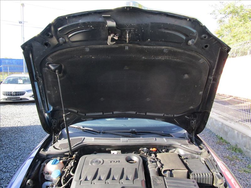 Škoda Superb Combi 2.0TDi Ambi, aut. Klima - fotka 40 z 40