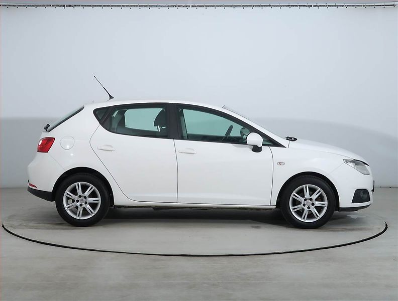 Seat Ibiza (2010) 1.4 16V, po STK, jezdí dobře - fotka 6 z 18