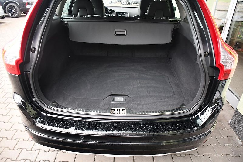 Volvo XC60 D4 A/T ČR 2XALU PO ROZVODECH - fotka 27 z 31