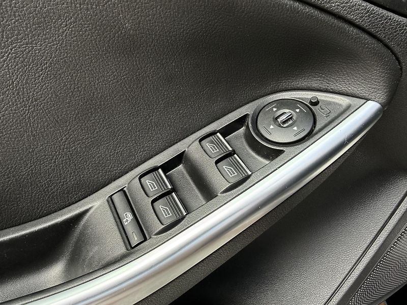 Ford Focus 2,0i 184kW EcoB SCTI ST - fotka 23 z 45