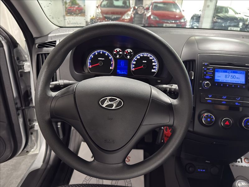Hyundai i30 1,4   CVVT 95.000KM KLIMA - fotka 8 z 25