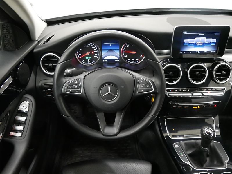 Mercedes-Benz Třídy C - fotka 17 z 25