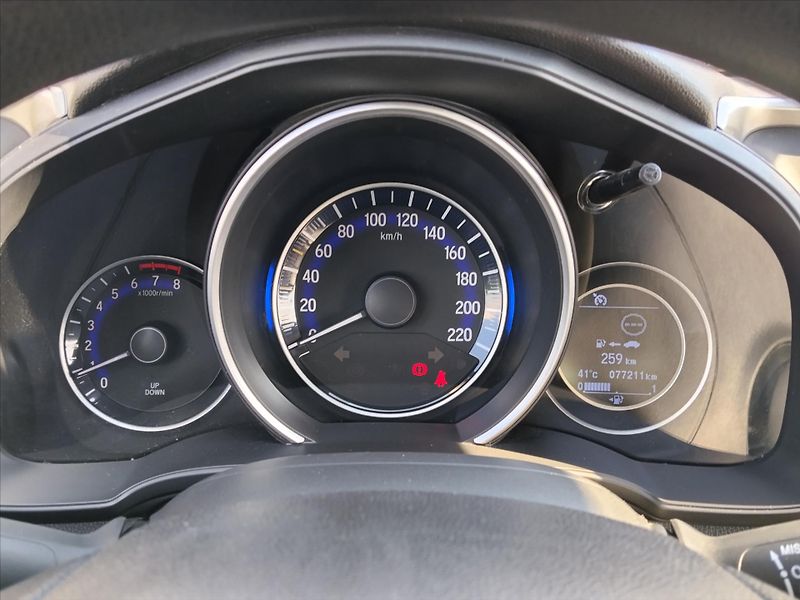 Honda Jazz 1,3   1.3i-VTEC 75kw - fotka 6 z 26