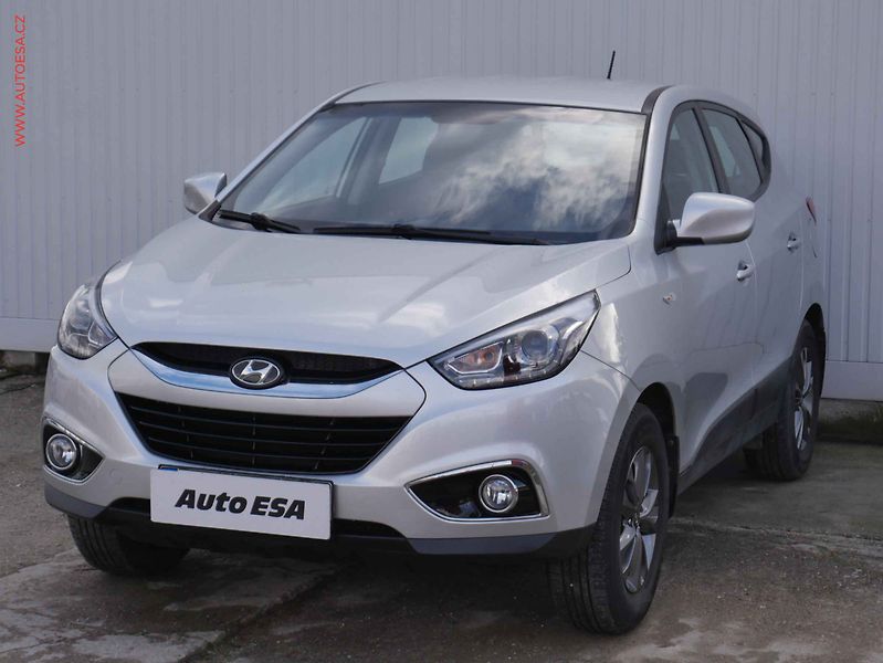Hyundai ix35 (2014) 1.6i, AC, výhřev sed - fotka 3 z 16