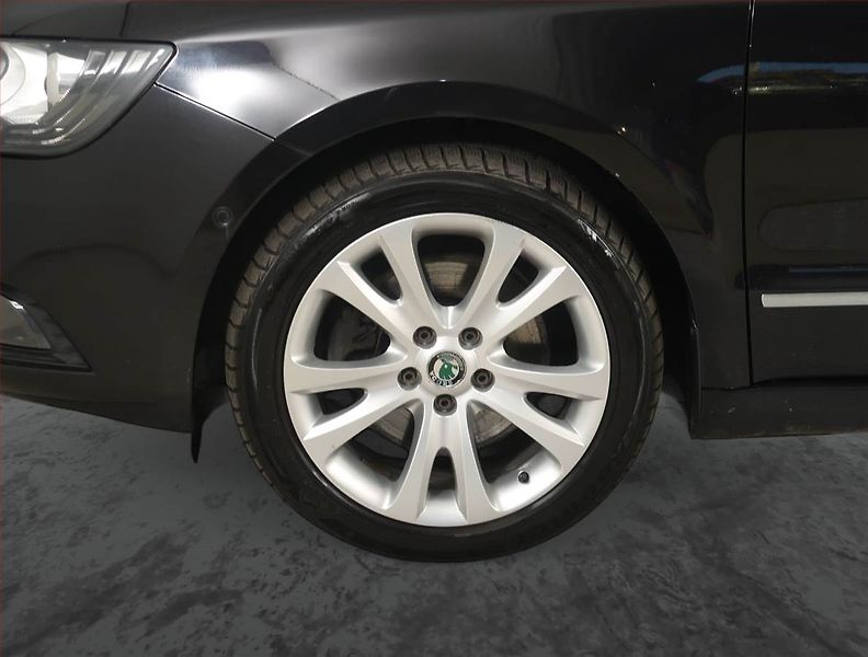 Škoda Superb (2014) 2.0 TDI, Automat, Navi, Xenony - fotka 15 z 20