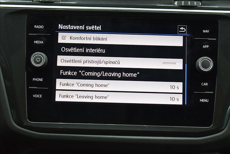 Volkswagen Tiguan 2,0 TDi, virtual,pano,navi, - fotka 28 z 44