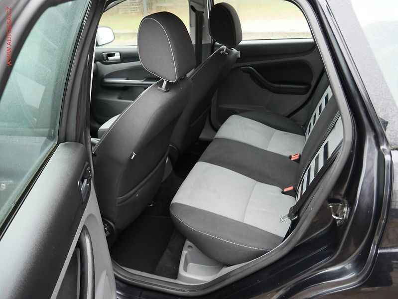 Ford Focus (2010) 1.6 TDCi, 1.maj, AC - fotka 10 z 17