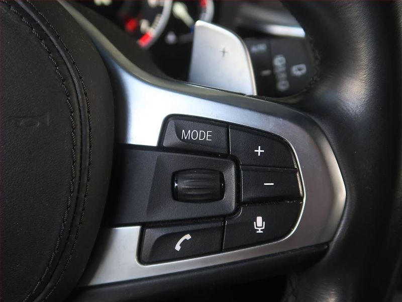 BMW Řada 5 (2020) 530i xDrive - fotka 21 z 25