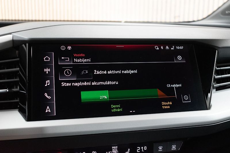 Audi Q4 e-tron 45*82kWH*QUATTRO*SoH92%*ČR 1.M - fotka 31 z 46