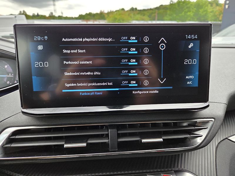 Peugeot 3008 (2023) 1.5 BHDi 130 ALLURE MAN6 - fotka 20 z 27
