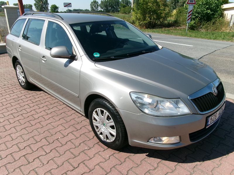 Škoda Octavia (2010) 2,0TDI 8V KLIMA VÝHŘEV TAŽNÉ - fotka 9 z 24