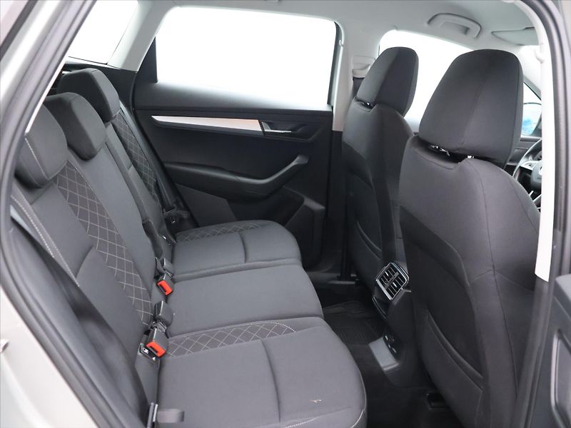 Škoda Karoq 2,0 TDI 110kW 4x4 CZ LED 2.Maj - fotka 12 z 33