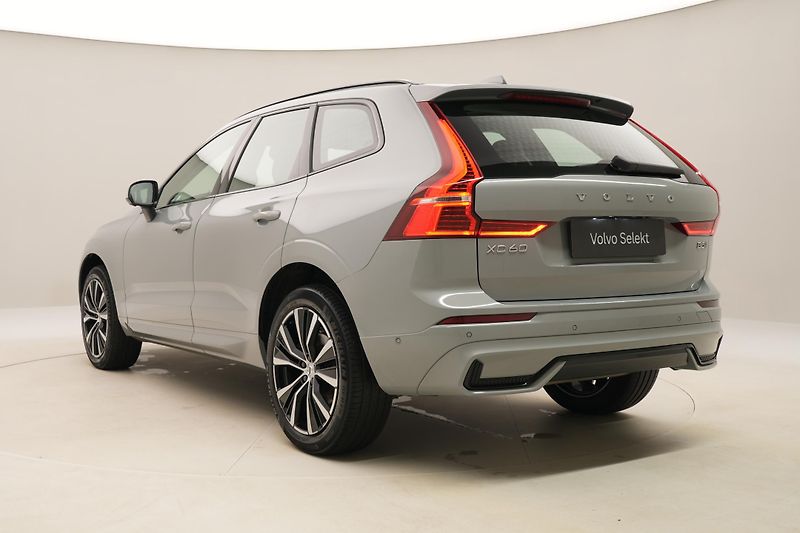 Volvo XC60 B5 AWD DARK ULTIMATE AUT CZ - fotka 10 z 60