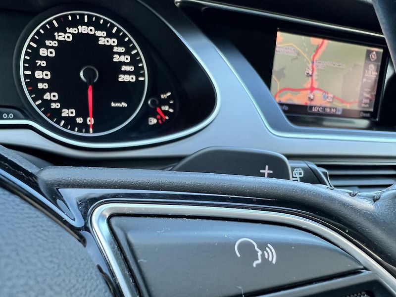 Audi A4 Allroad 2.0TDi QUATTRO AUTOMAT ALU - fotka 19 z 44