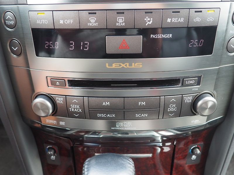 Lexus LX 570 (2009) 5.7i  LPG - fotka 33 z 39