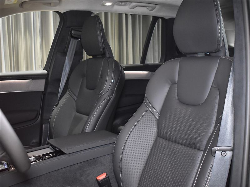 Volvo XC90 (2026) 2,0 B5  Ultra Bright - fotka 16 z 46