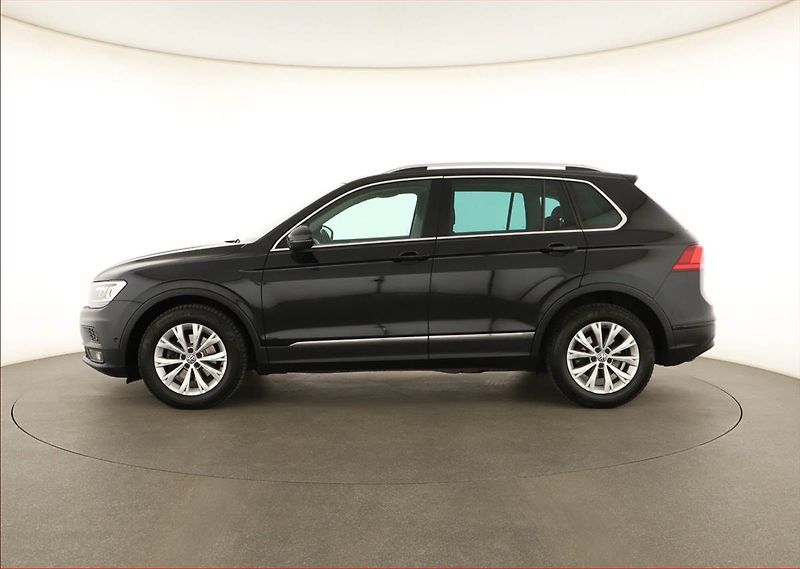 Volkswagen Tiguan (2019) 2.0 TDI, Automat, Serv.kniha - fotka 3 z 24