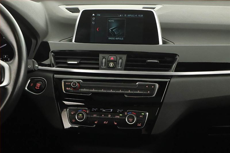 BMW X1 (2018) sDrive20i, Automat, Serv.kniha - fotka 11 z 17