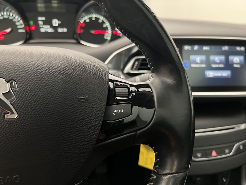 Peugeot 308 1.2 PURETECH ACTIVE 1. maj. - fotka 22 z 39