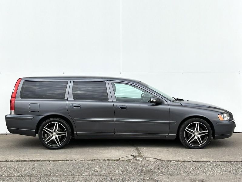 Volvo V70 2.4 D5 136kW AT - fotka 3 z 18