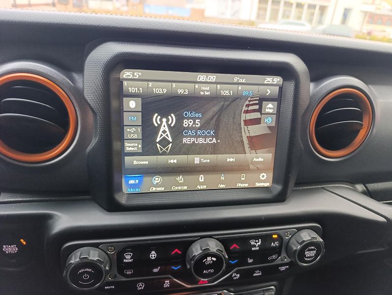 Jeep Gladiator (2021) Mojave 3,6 V6 - fotka 19 z 26