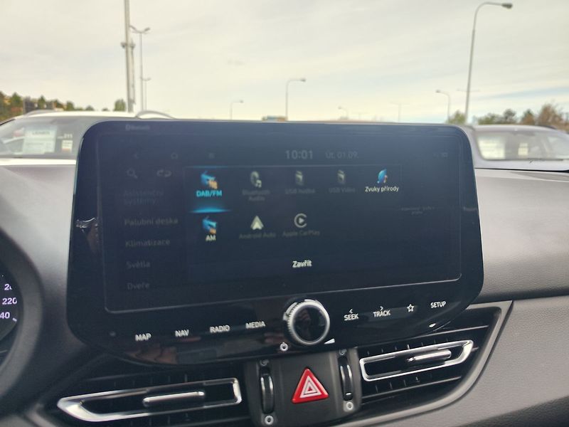 Hyundai i30 1.0 T-GDI/88kW Smart Navi DCT - fotka 16 z 33